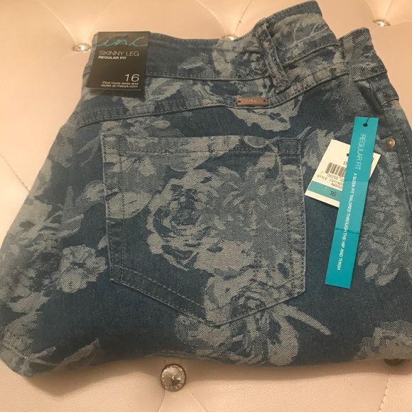 NEW INC International Concepts Indigo Floral Jacquard Skinny Leg Jeans Size 16 - Picture 2 of 7
